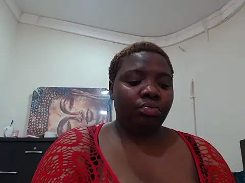 Snapshot of VoluptuousXX5 chatting on 09.23.25 VoluptuousXX5 online show from 09.23.25