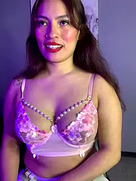 Snapshot of Adarha_Ramirez chatting on 10.23.25 Adarha Ramirez online show from 10.23.25