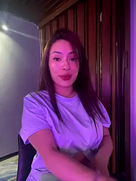 Snapshot of Adarha_Ramirez chatting on 11.19.25 Adarha Ramirez online show from 11.19.25