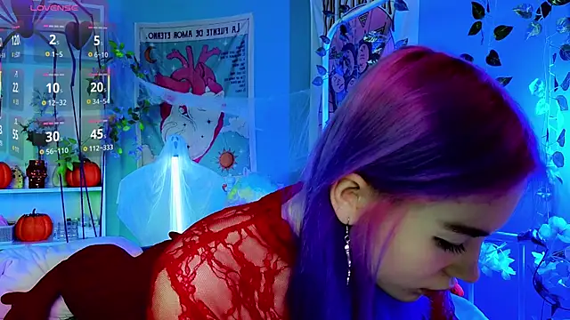 Snapshot of Kiara_Dream chatting on 10.29.25 Kiara Dream online show from 10.29.25