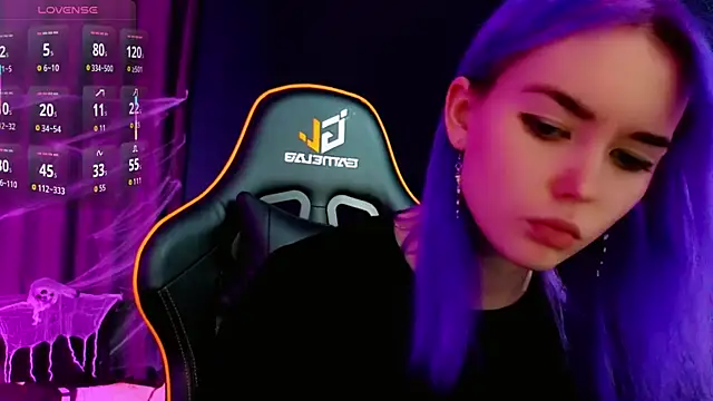 Snapshot of Kiara_Dream chatting on 11.03.25 Kiara Dream online show from 11.03.25