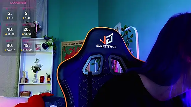 Snapshot of Kiara_Dream chatting on 11.14.25 Kiara Dream online show from 11.14.25