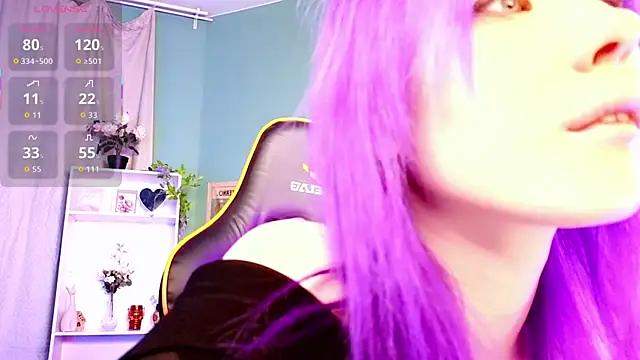 Snapshot of Kiara_Dream chatting on 11.25.25 Kiara Dream online show from 11.25.25