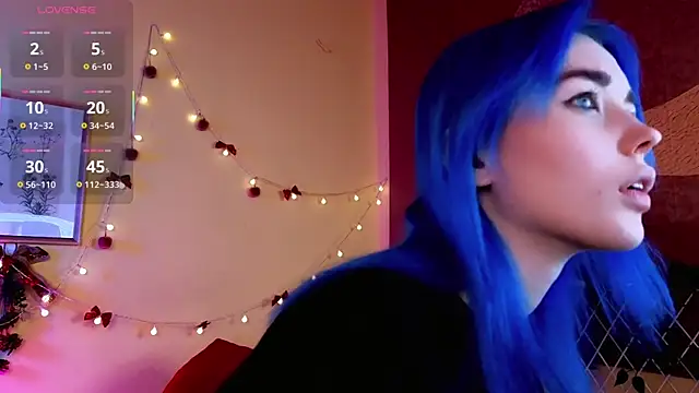 Snapshot of Kiara_Dream chatting on 12.13.25 Kiara Dream online show from 12.13.25