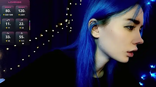 Snapshot of Kiara_Dream chatting on 12.16.25 Kiara Dream online show from 12.16.25