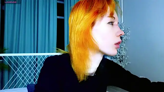 Snapshot of Kiara_Dream chatting on 06.26.26 Kiara Dream online show from 06.26.26
