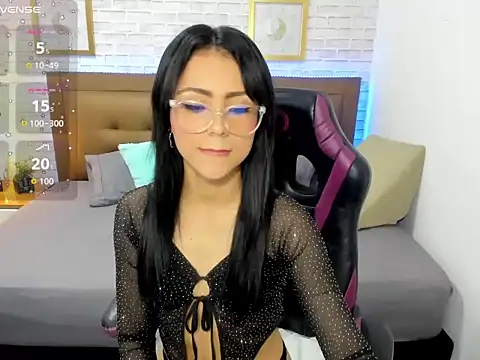 Snapshot of liittle_sunflower chatting on 11.19.25 liittle sunflower online show from 11.19.25