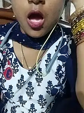 Snapshot of Varsha21 chatting on 09.12.25 Varsha21 online show from 09.12.25