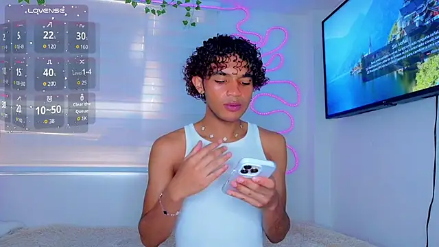 Snapshot of Aaron_Wiinter chatting on 03.02.26 Aaron Wiinter online show from 03.02.26