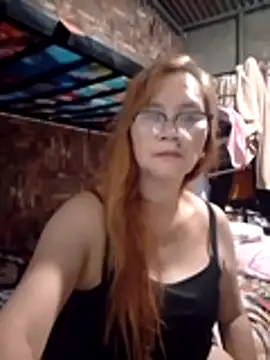 Snapshot of SexyHottMom chatting on 06.22.26 SexyHottMom online show from 06.22.26