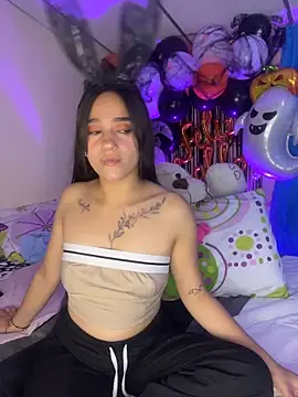 Snapshot of MiaRousexxx_ chatting on 10.30.25 MiaRousexxx online show from 10.30.25