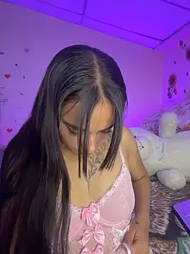 Snapshot of MiaRousexxx_ chatting on 11.13.25 MiaRousexxx online show from 11.13.25