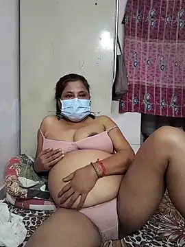 Snapshot of mature_mimi chatting on 11.03.25 mature mimi online show from 11.03.25