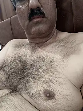 Snapshot of moonflower25 chatting on 12.20.25 moonflower25 online show from 12.20.25