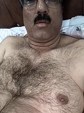 Snapshot of moonflower25 chatting on 12.20.25 moonflower25 online show from 12.20.25