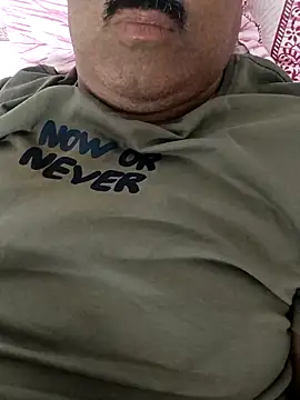 Snapshot of moonflower25 chatting on 02.01.26 moonflower25 online show from 02.01.26