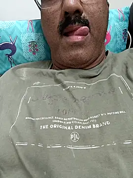 Snapshot of moonflower25 chatting on 02.19.26 moonflower25 online show from 02.19.26