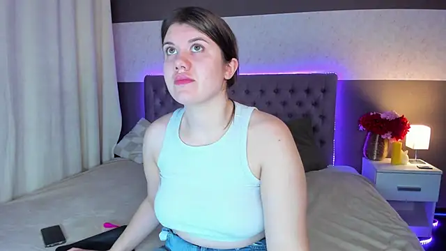 NikkiBustt online show from 11.14.25