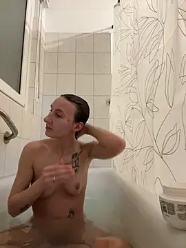 Snapshot of Emilia_Mausi chatting on 11.24.25 Emilia Mausi online show from 11.24.25