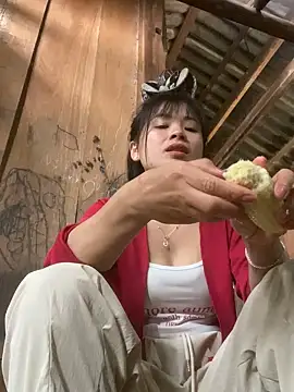 One-nice online show from 10.24.25