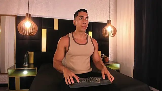 Lucio  Fox online show from 03.03.26