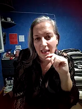 Snapshot of Feelineducentre chatting on 10.07.25 Feelineducentre online show from 10.07.25