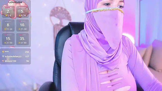 Snapshot of salma_isawwii chatting on 10.12.25 salma isawwii online show from 10.12.25