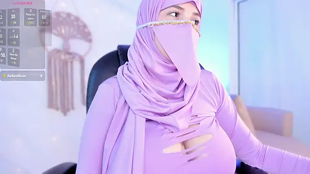 Snapshot of salma_isawwii chatting on 11.13.25 salma isawwii online show from 11.13.25