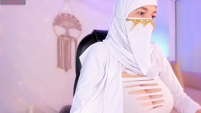 Snapshot of salma_isawwii chatting on 11.15.25 salma isawwii online show from 11.15.25