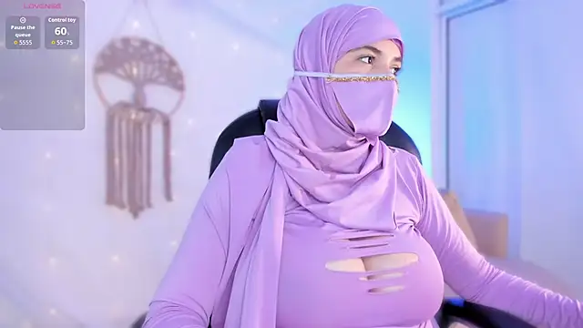 Snapshot of salma_isawwii chatting on 11.20.25 salma isawwii online show from 11.20.25