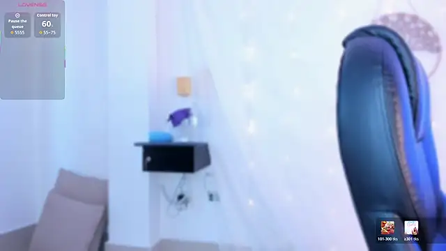 Snapshot of salma_isawwii chatting on 12.22.25 salma isawwii online show from 12.22.25