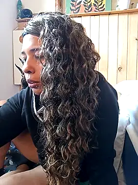 IVONNE COLLINS33 online show from 10.29.25