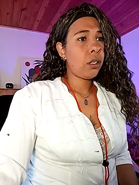 IVONNE COLLINS33 online show from 03.07.26