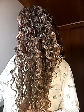 IVONNE COLLINS33 online show from 03.28.26