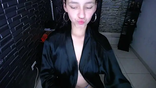 Snapshot of sofia_ginevra chatting on 12.13.25 sofia ginevra online show from 12.13.25