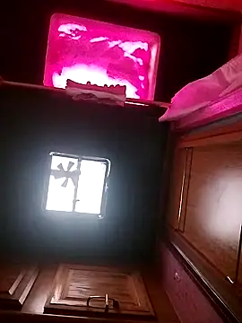 Snapshot of Dirtywhitebitch5150 chatting on 09.19.25 Dirtywhitebitch5150 online show from 09.19.25