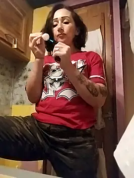 Snapshot of Dirtywhitebitch5150 chatting on 09.23.25 Dirtywhitebitch5150 online show from 09.23.25