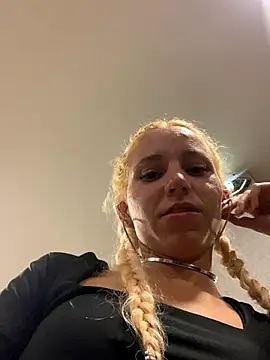 Bruna551 online show from 10.18.25