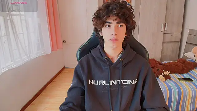 Nude Boy18 online show from 11.28.25