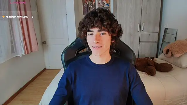 Snapshot of Nude_Boy18 chatting on 12.18.25 Nude Boy18 online show from 12.18.25