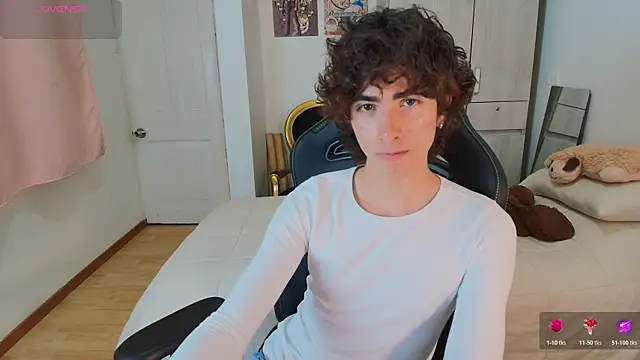 Snapshot of Nude_Boy18 chatting on 12.20.25 Nude Boy18 online show from 12.20.25