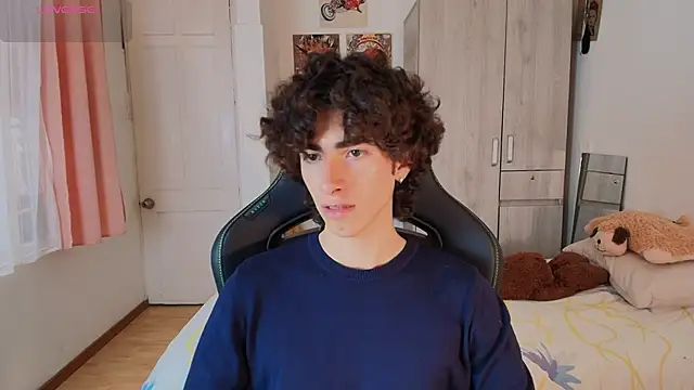 Snapshot of Nude_Boy18 chatting on 01.06.26 Nude Boy18 online show from 01.06.26