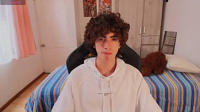 Snapshot of Nude_Boy18 chatting on 01.14.26 Nude Boy18 online show from 01.14.26