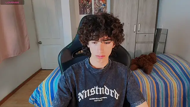 Snapshot of Nude_Boy18 chatting on 01.19.26 Nude Boy18 online show from 01.19.26