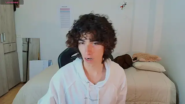 Snapshot of Nude_Boy18 chatting on 02.15.26 Nude Boy18 online show from 02.15.26