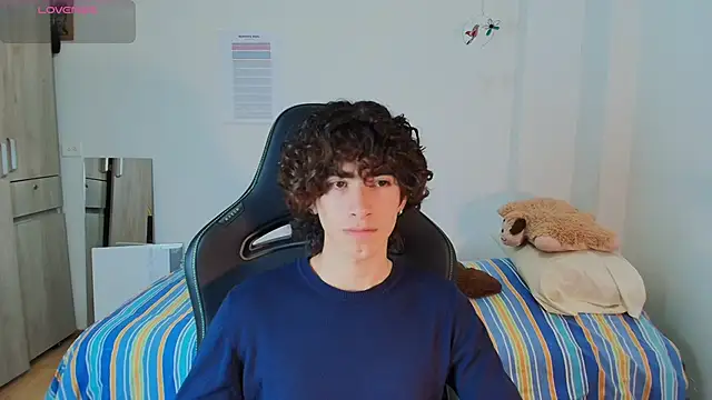 Snapshot of Nude_Boy18 chatting on 02.21.26 Nude Boy18 online show from 02.21.26