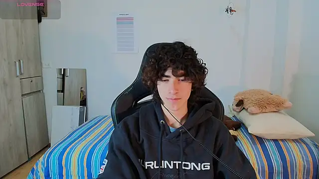 Snapshot of Nude_Boy18 chatting on 02.23.26 Nude Boy18 online show from 02.23.26