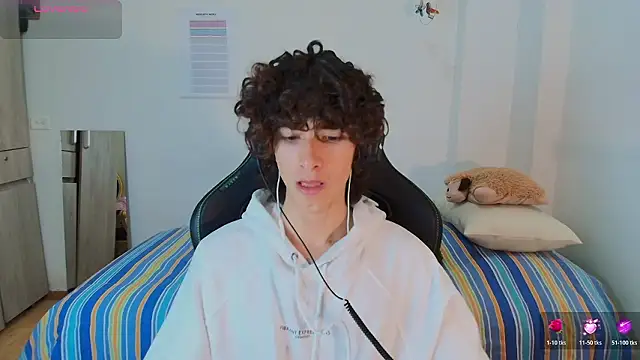 Snapshot of Nude_Boy18 chatting on 02.24.26 Nude Boy18 online show from 02.24.26