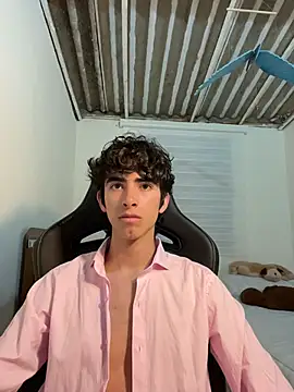 Snapshot of Nude_Boy18 chatting on 06.10.26 Nude Boy18 online show from 06.10.26