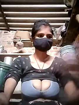 Snapshot of Joshi_Love143 chatting on 12.05.25 Joshi Love143 online show from 12.05.25